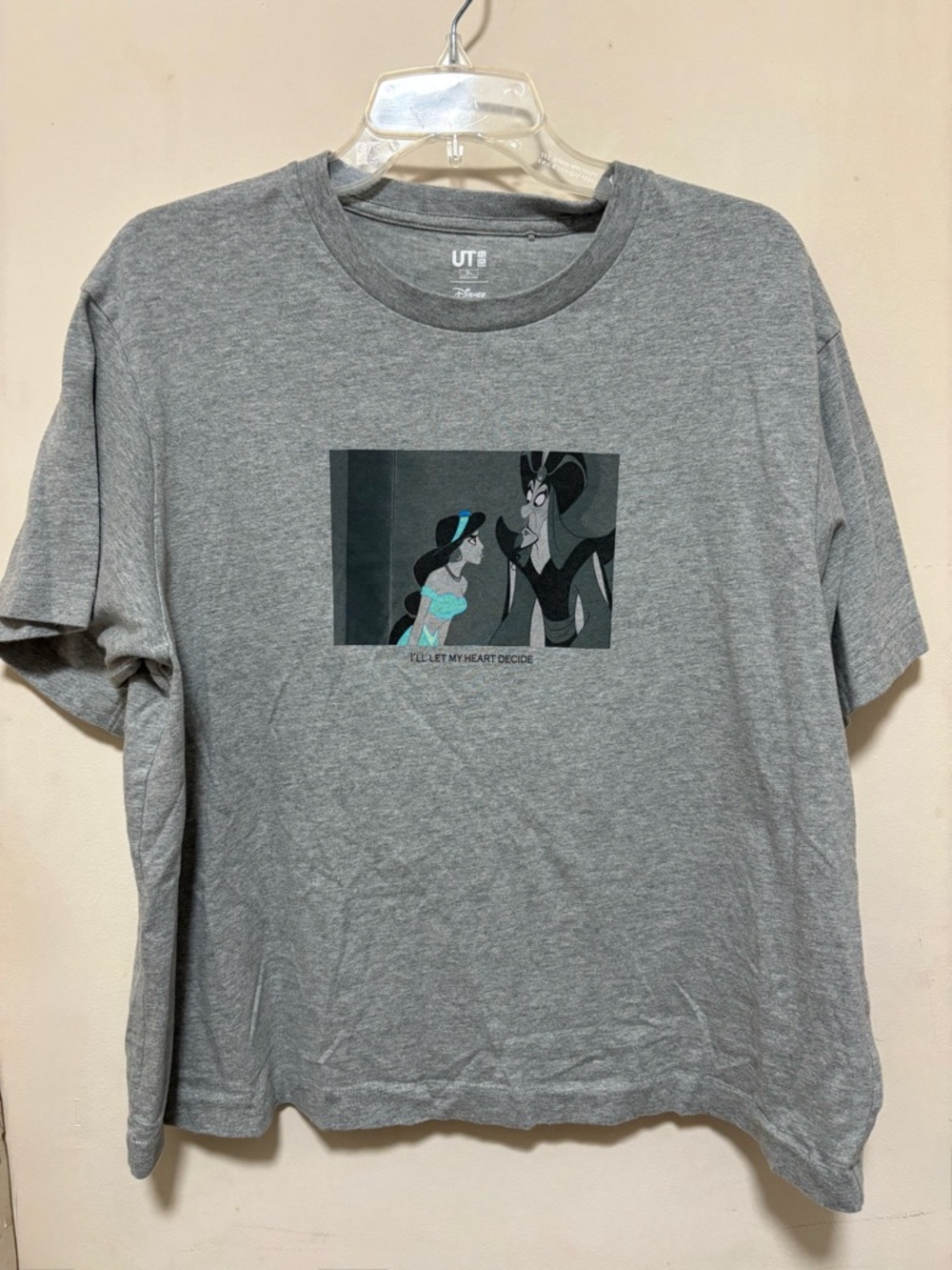 Uniqlo Disney Aladdin T-Shirt XL Jafar Jasmine “I’ll Let My Heart Decide”